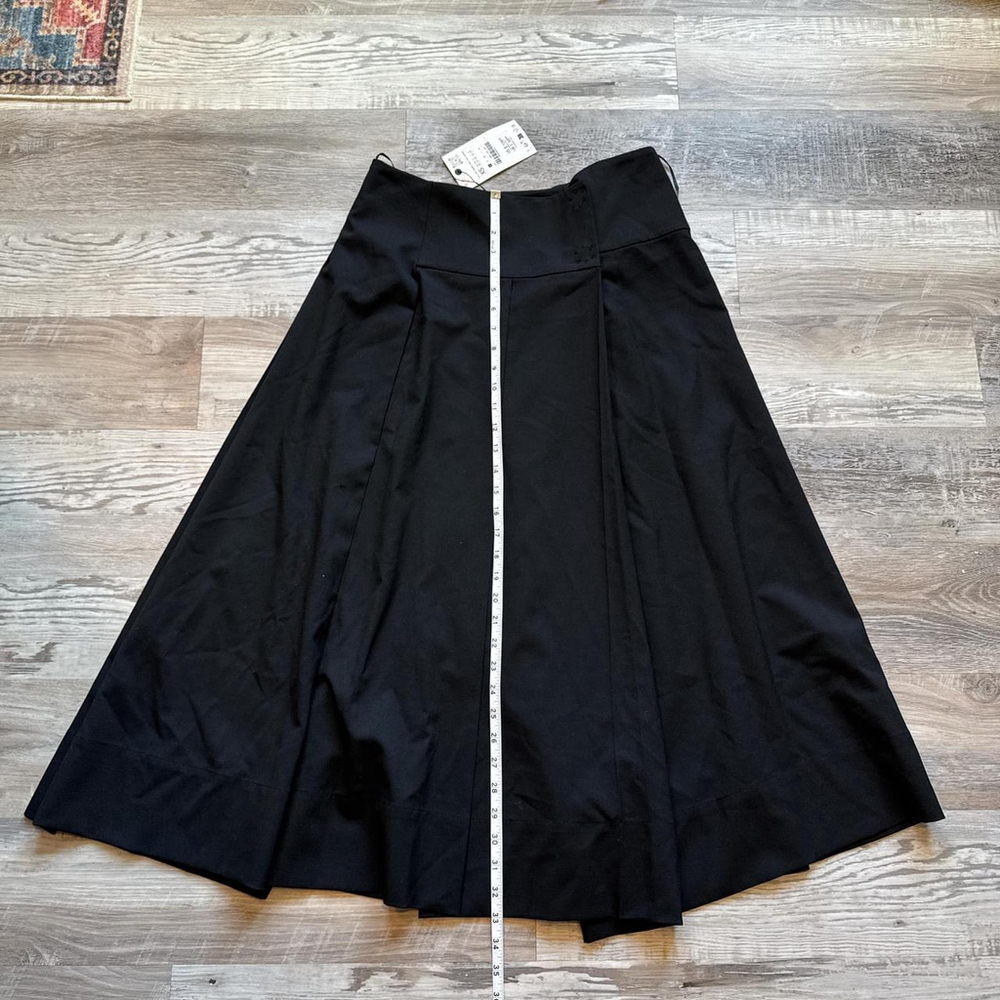 skirts - Picture 2 of 8